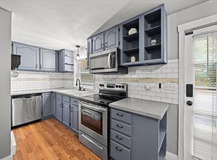 2 E Bryant St APT F, Assonet, MA 02702