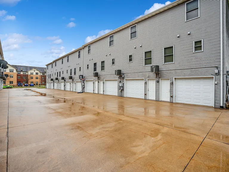 Westgate Residence Townhomes — Photo 49