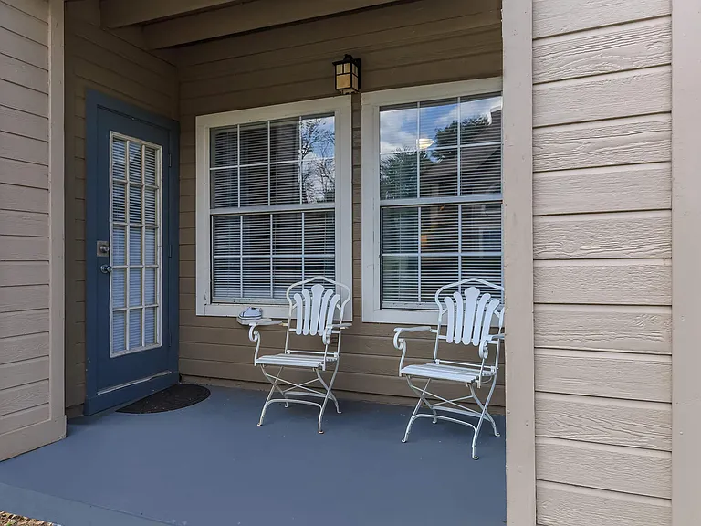 Summerlake Apartments — Photo 29