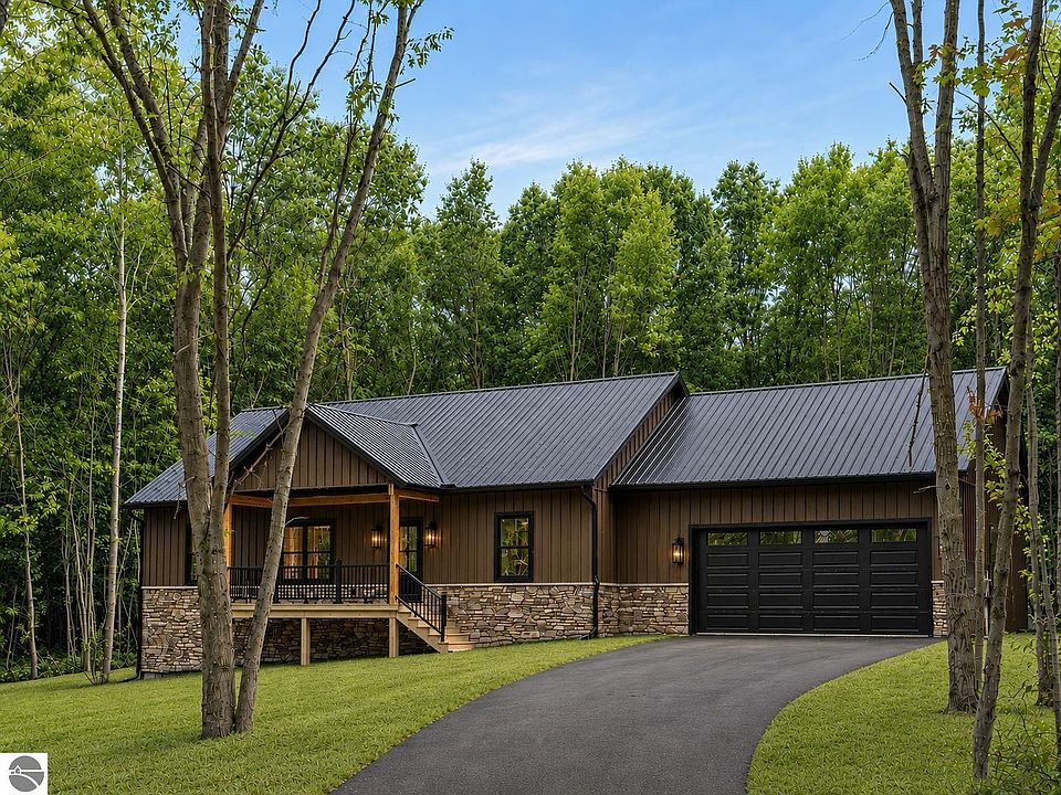 1st image of 4871 River Woods Rd