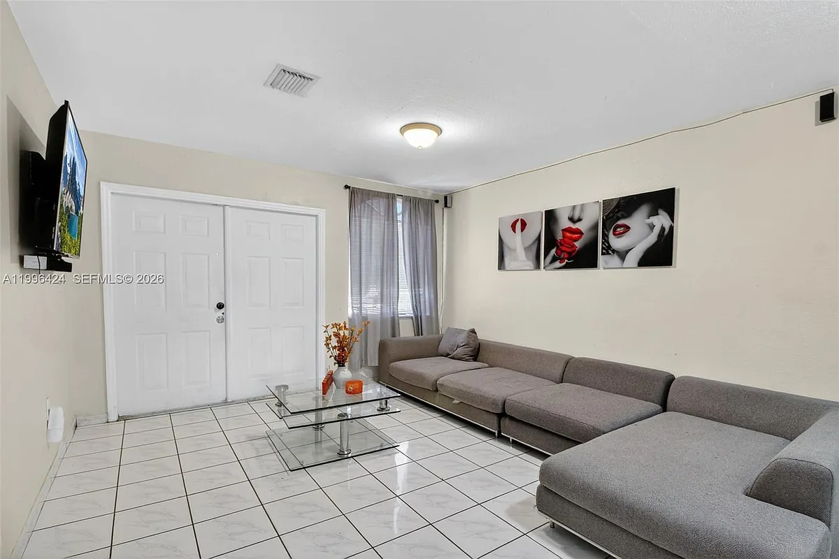 Building Photo - 18615 NW 84th Pl #102-1