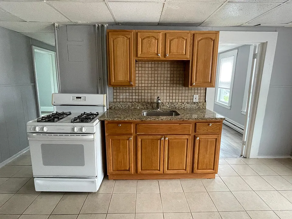 126-135 Daniels St #1R