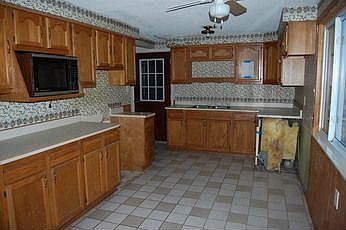3rd image of 4382 Barnes Ave