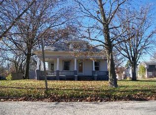 731 N Grand St, Chariton, IA 50049