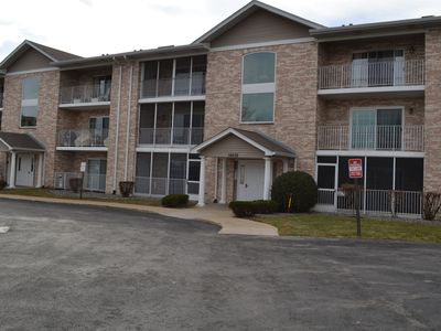 16032 Crystal Creek Dr APT 1B, Orland Park, IL, 60462
