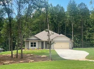 438 Eagle Heights Dr, Maysville, GA 30558