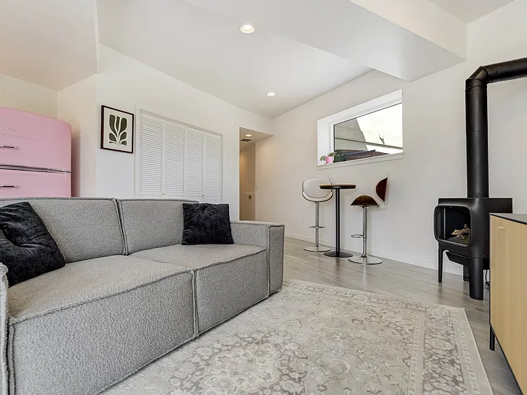 3885 Sierra Vista Rd — Photo 8
