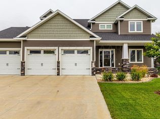 2836 McLeod Dr E, West Fargo, ND 58078