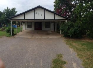 216 Michigan St, Geronimo, OK 73543
