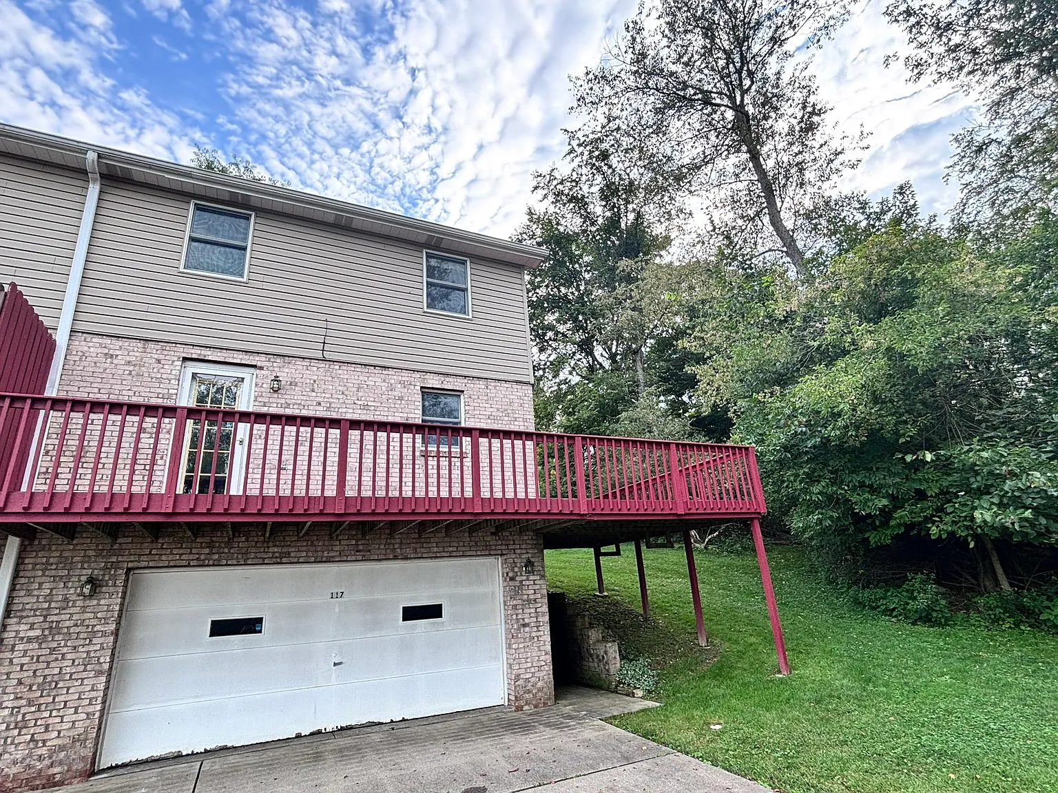 2 bed, 1.5 bath, 1281 sqft, $1,700 — Photo 2