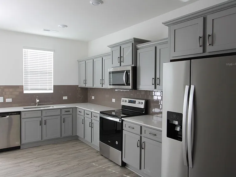 130 S Dorsett St — Photo 3