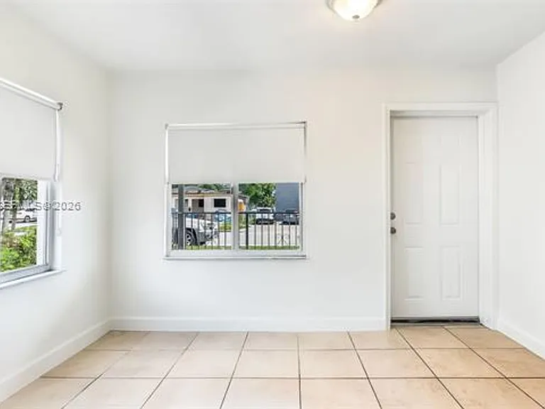 117 E 10th St #117 — Photo 29
