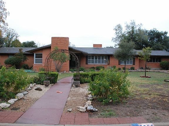 2nd image of 2545 W Avenue J