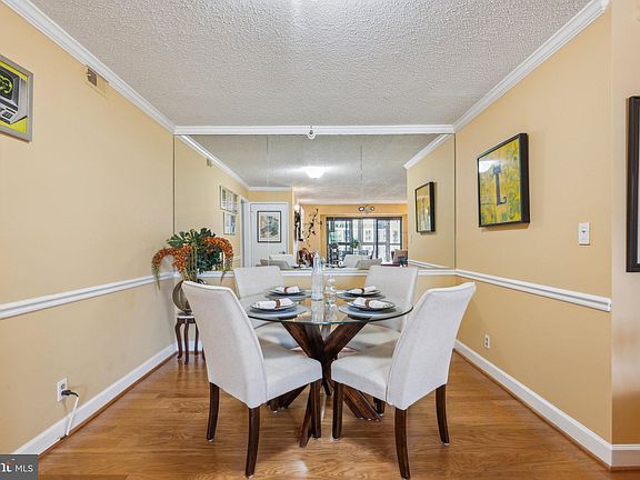 4th image of 1600 N Oak St APT 1416