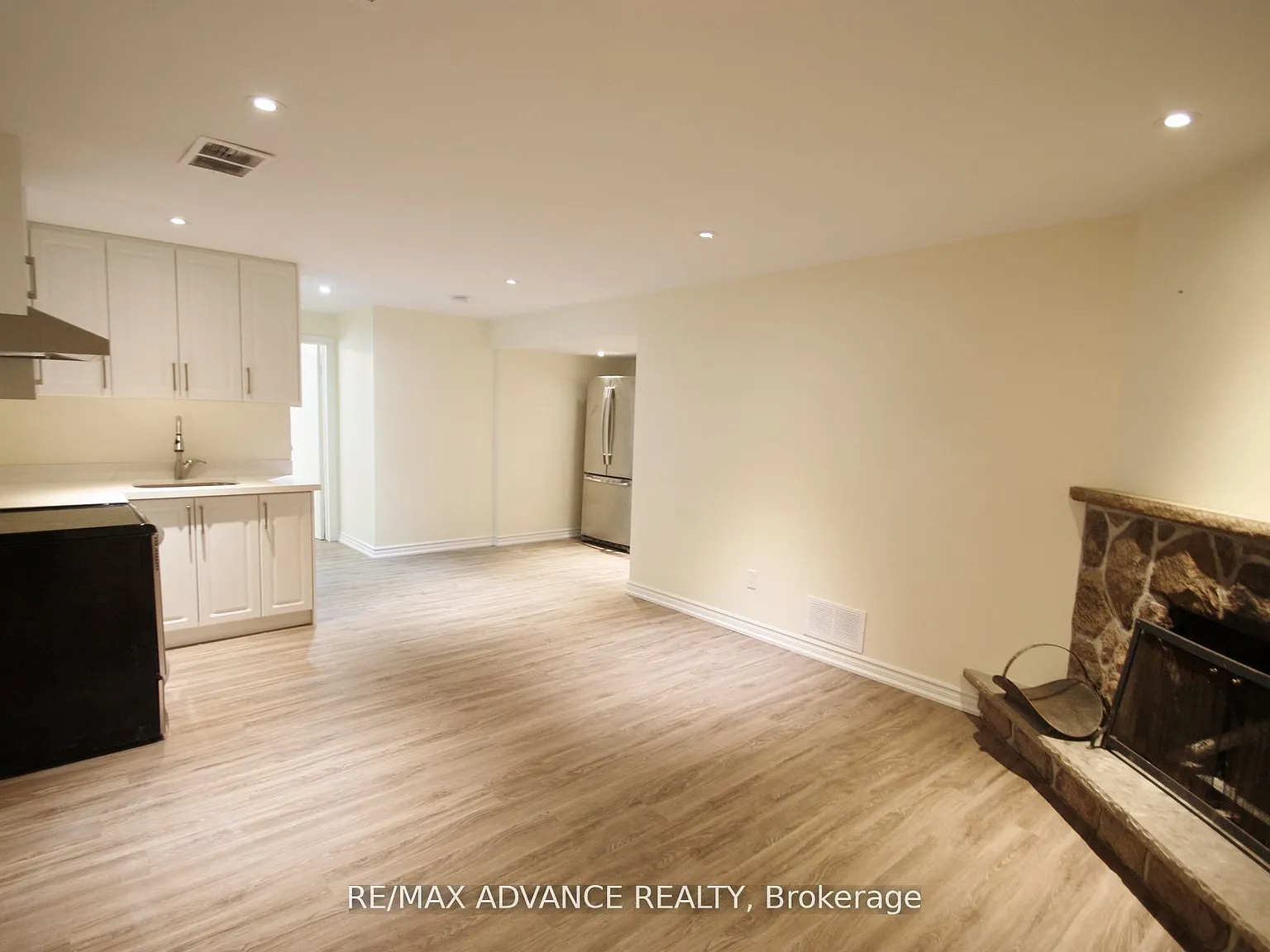 2 bed, $2,200 — Photo 4