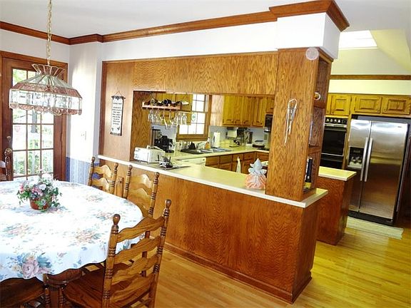 4th image of 312 Woodvine Dr