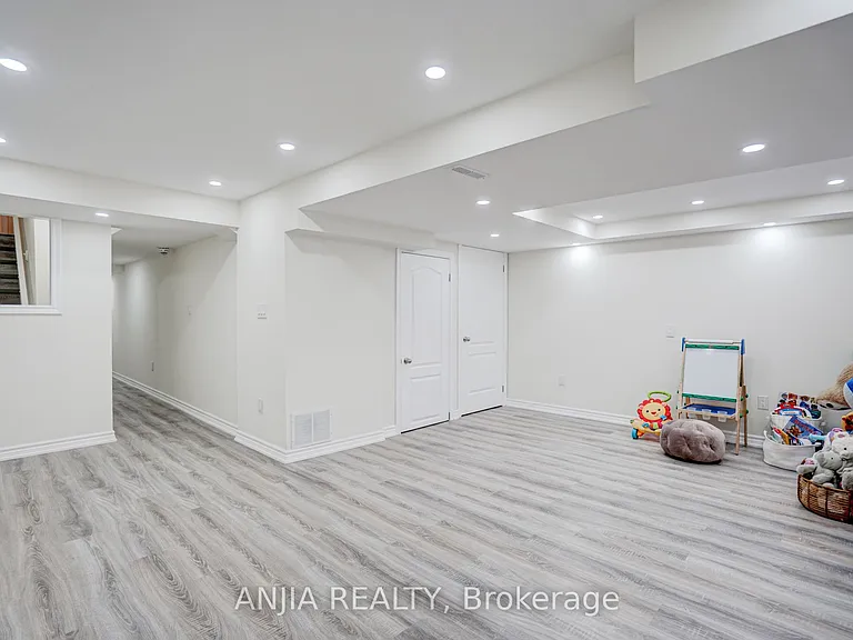 25 Collier Cres — Photo 34