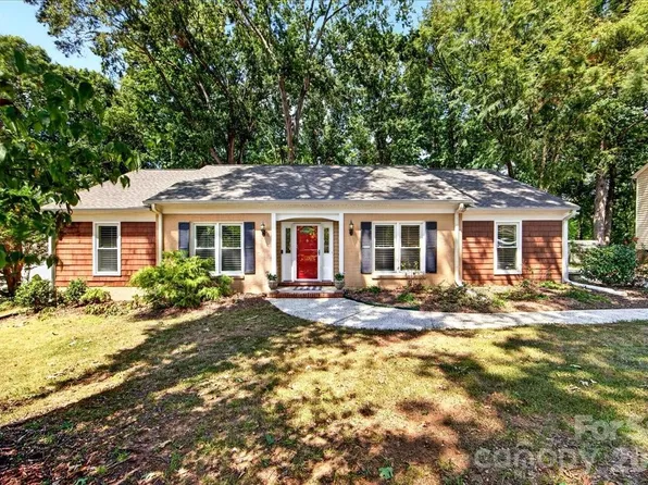 2624 Lawton Bluff Rd, Charlotte, NC 28226