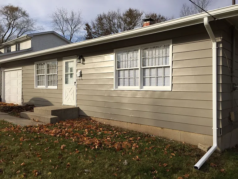 1207 Elm Pl — Photo 9