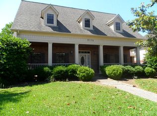2335 N Lake Front Dr, League City, TX 77573