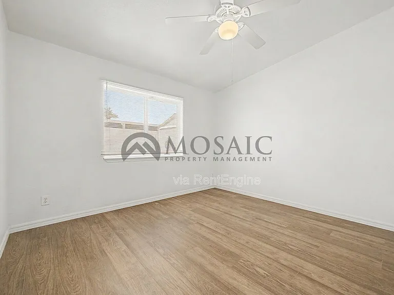 1625 S 74th St — Photo 30