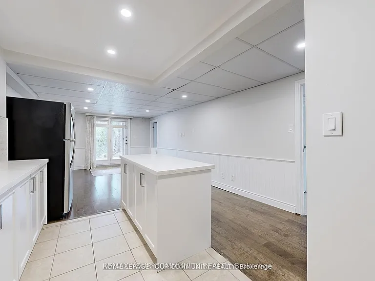 52 Eleanor Cir #LOWER — Photo 15