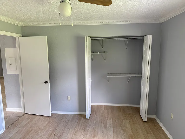 2095 & B Como St #A — Photo 12