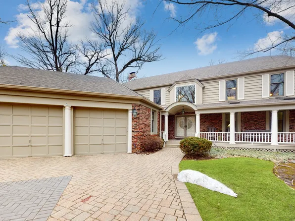 180 Dover Cir, Lake Forest, IL 60045