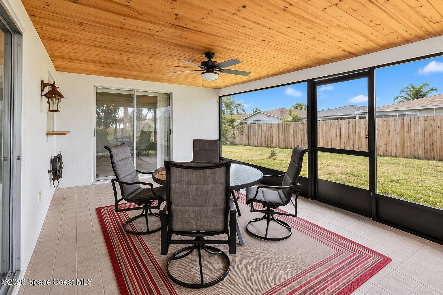 3 bed, 2.0 bath, 1606 sqft, $3,000 — Photo 3