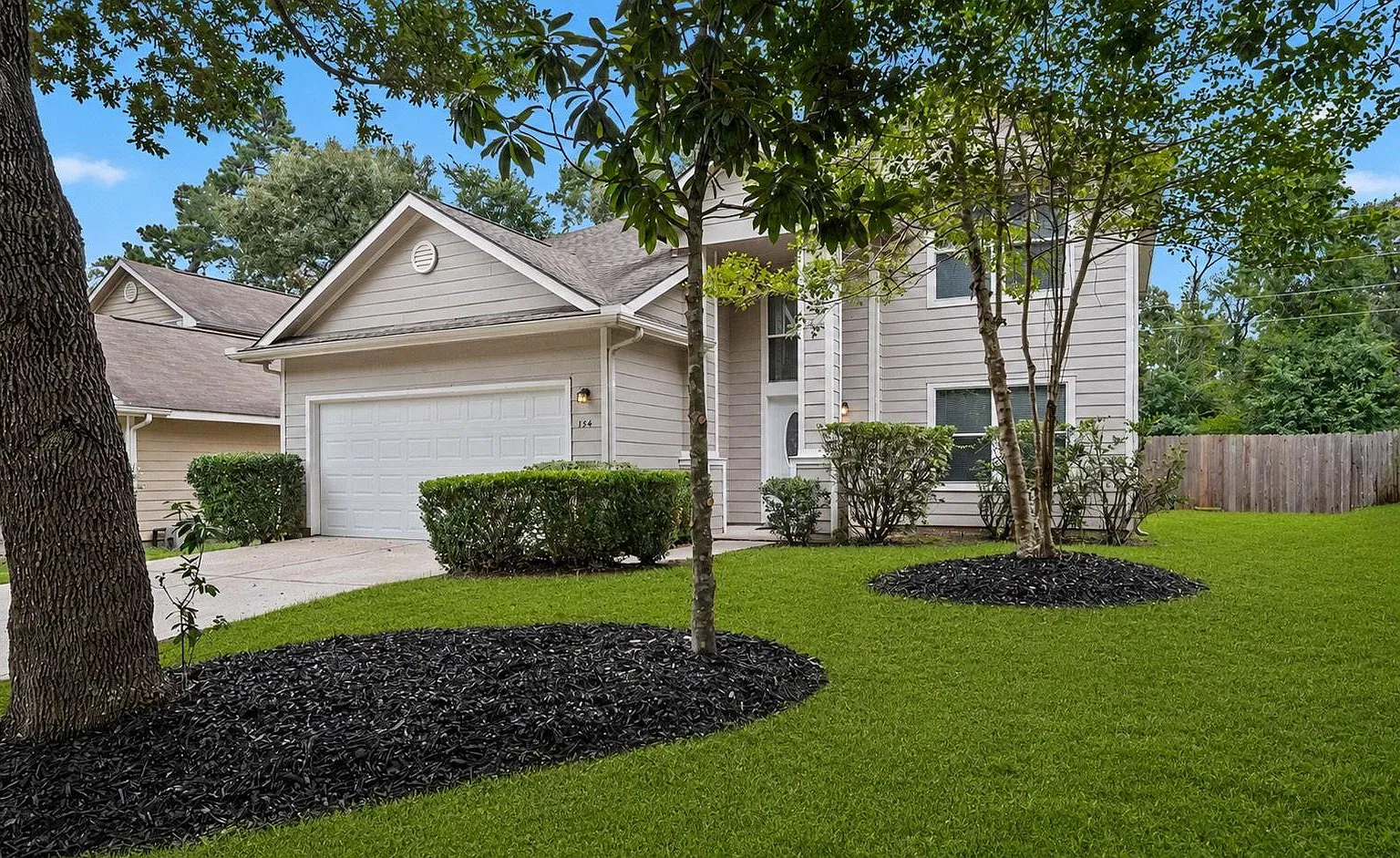4 bed, 2.5 bath, 2229 sqft, $2,400 — Photo 3