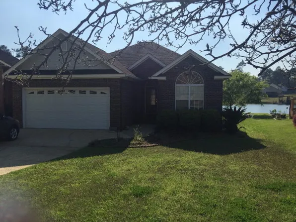 208 White Blossom Trl, Thomasville, GA 31757