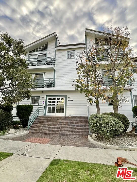 2 bed, 2.5 bath, 1083 sqft, $4,495 — Photo 3