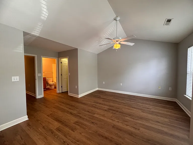 125 Humberside Dr — Photo 35