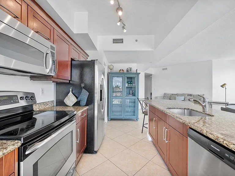 7270 SW 88th St #B203 — Photo 6
