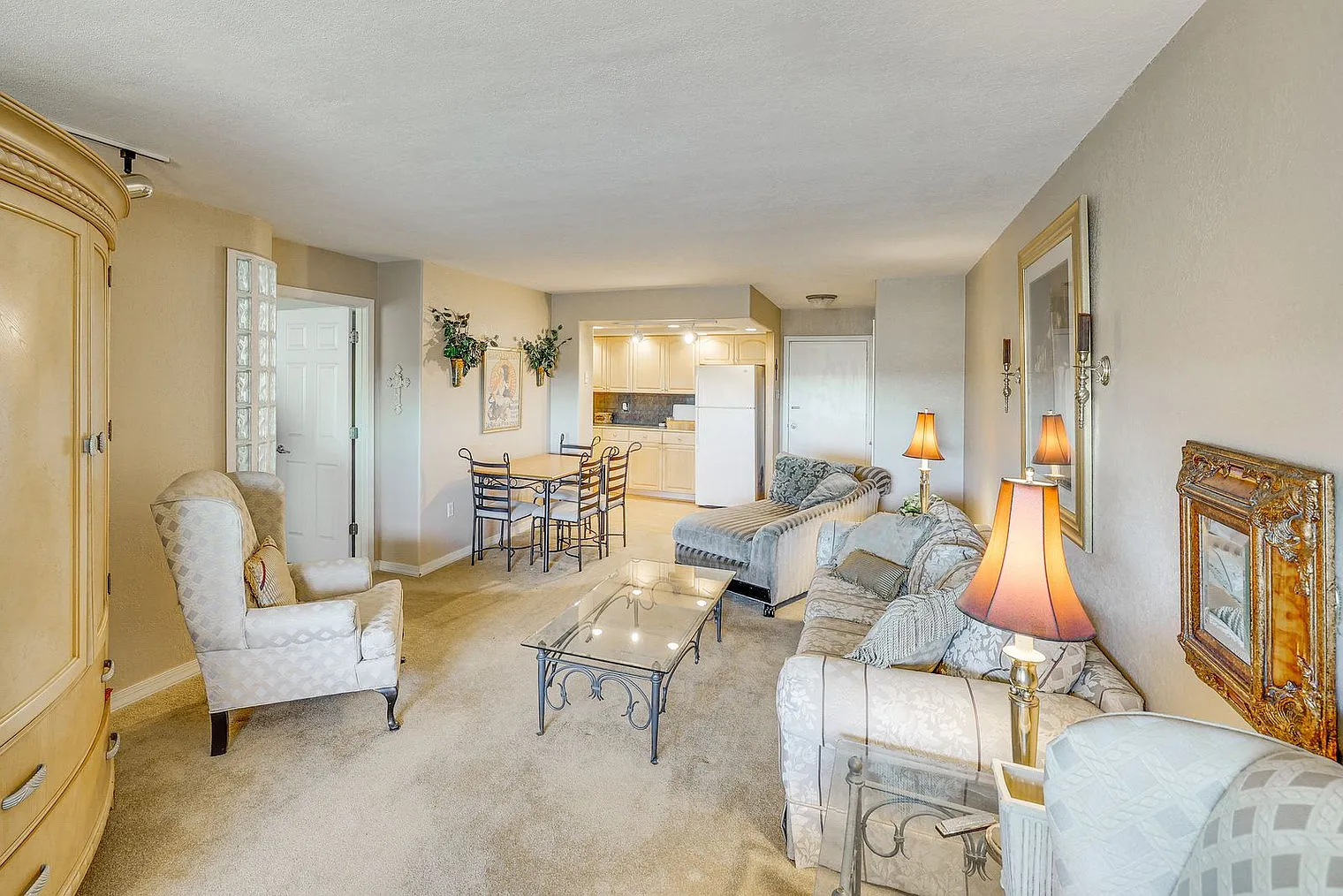 1 bed, 1.0 bath, 893 sqft, $2,806 — Photo 4