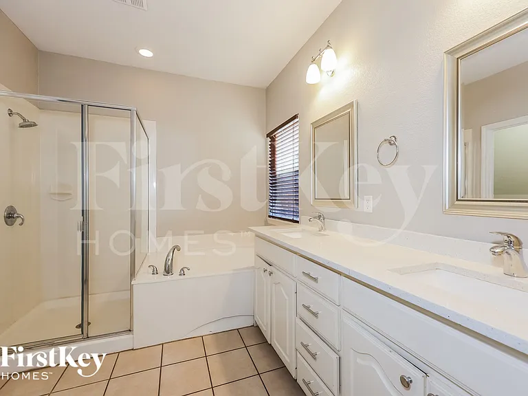 7060 Chapelridge Dr — Photo 10