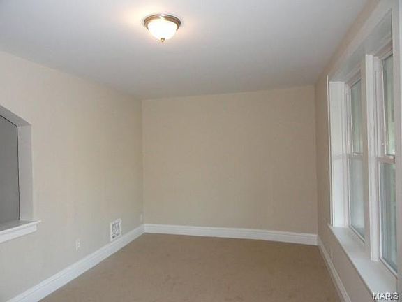 3rd image of 3868 Meramec St #A
