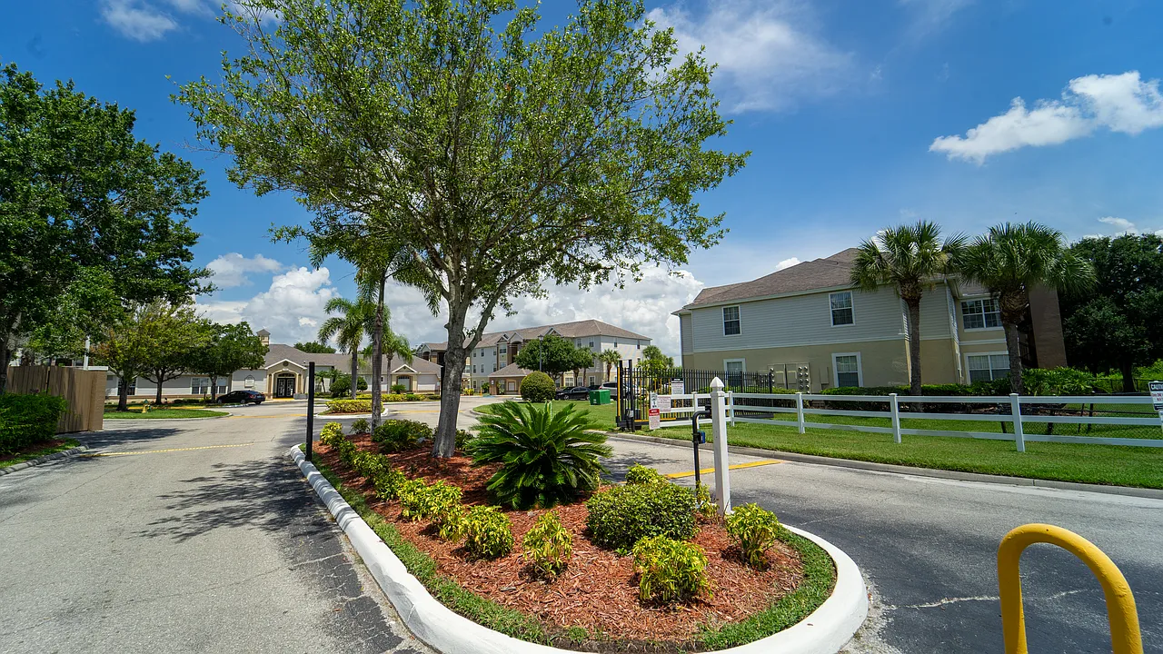 Palmetto Trace Apartments — Photo 1