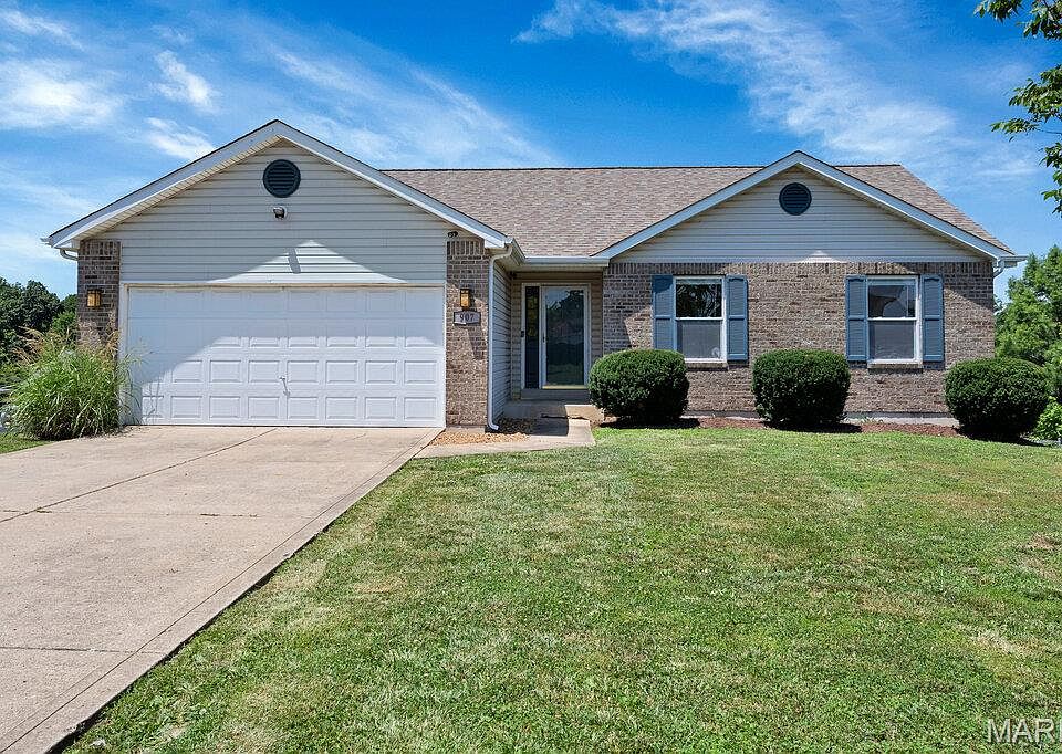 1st image of 907 Sherwood Dr