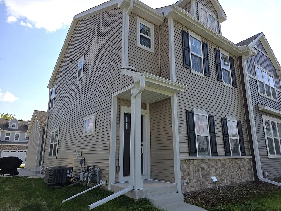 1472 Olde Highlander Dr