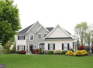 353 N Farm Dr, Lititz, PA 17543