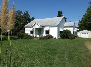 1761 Lake Rd, Thomasville, NC 27360