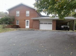 506 Baker St, Burkesville, KY 42717