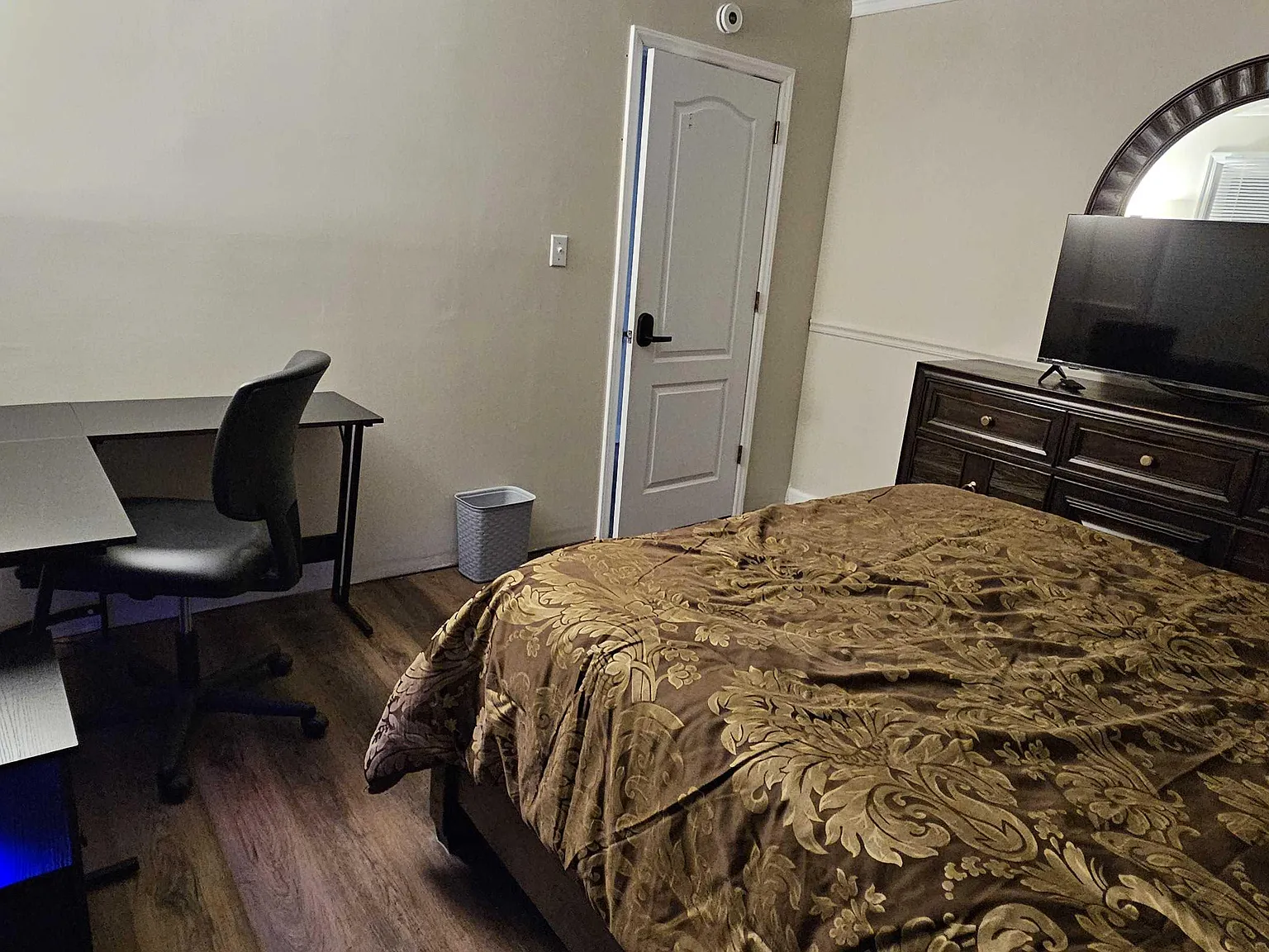 4 bed, 3.0 bath, 3000 sqft, $1,092 — Photo 3