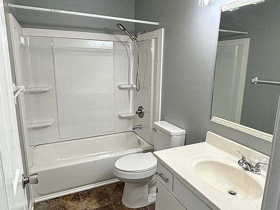 5th image of 2431 Ryan Rd Unit 1