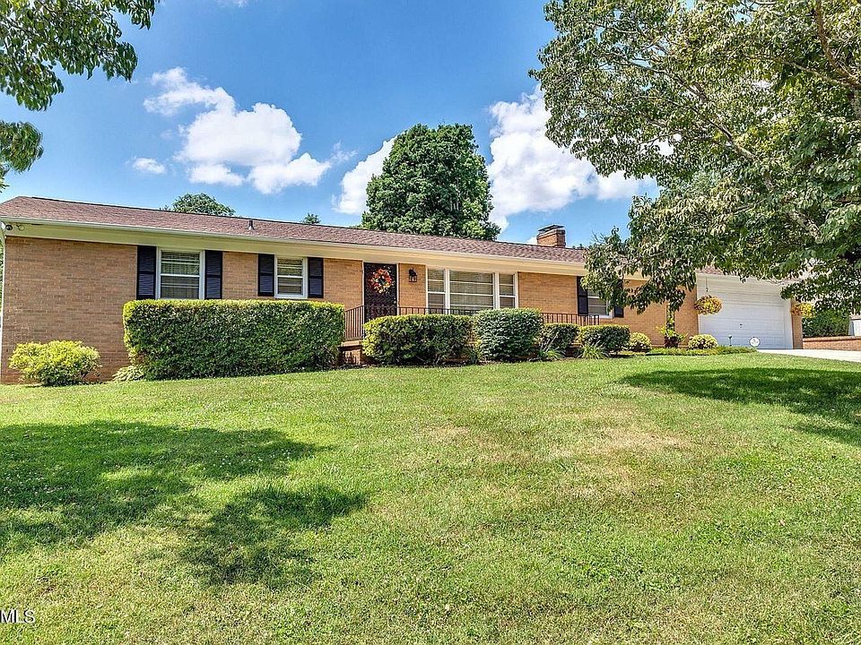 1st image of 4640 Robindale Dr