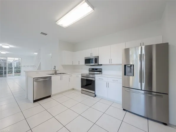 2138 Ensenada Ter, Fort Lauderdale, FL 33327