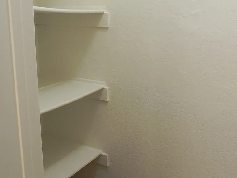 Chapman Villas Apartments — Photo 9
