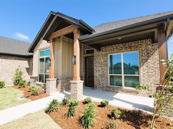 6841 Southrock Dr, Midlothian, TX 76065
