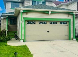 68 W Marthas Haven Gdns NE, Calgary, AB T3J3W1